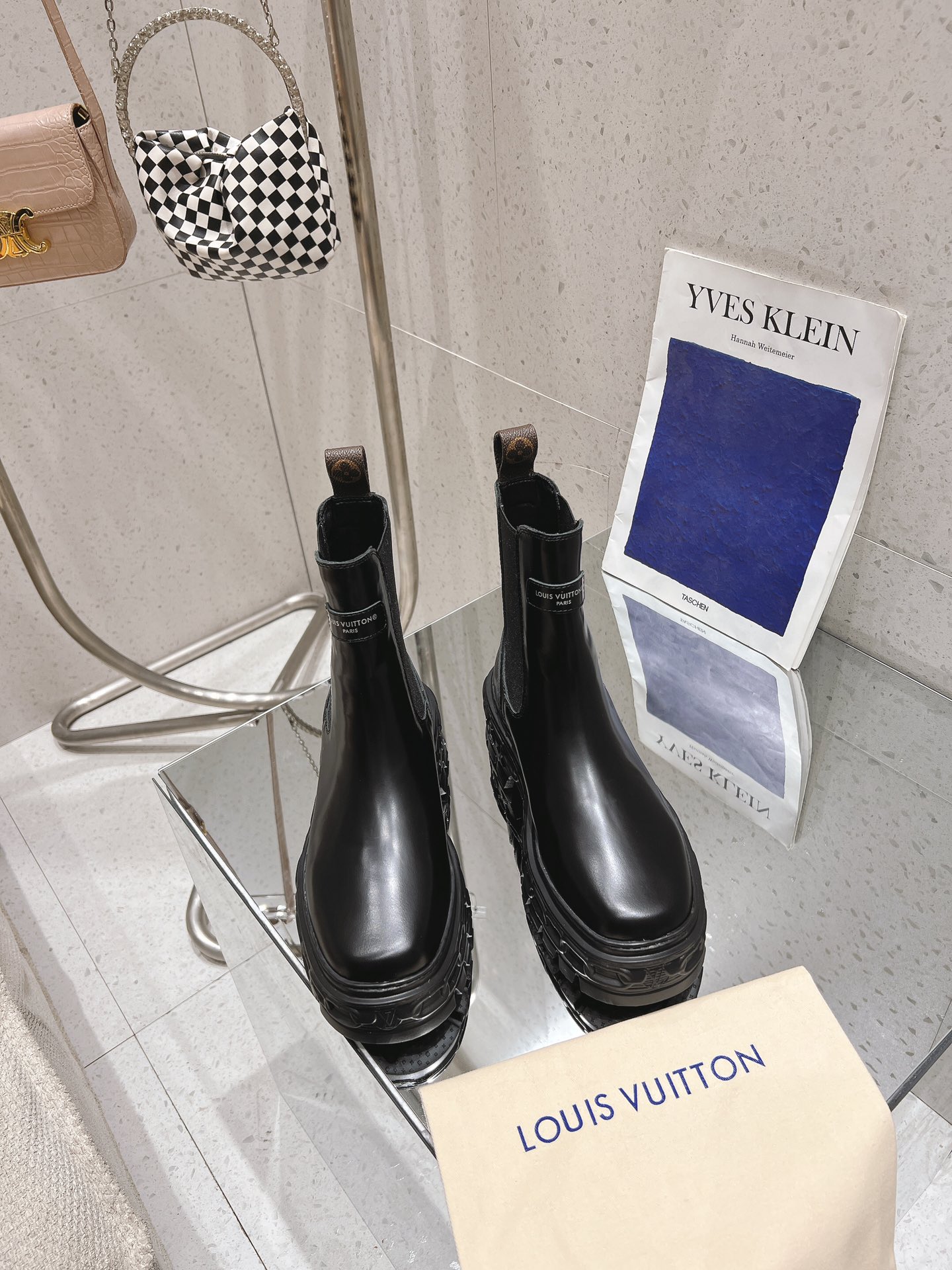 LV Record Chelsea Boot 1AC7YI